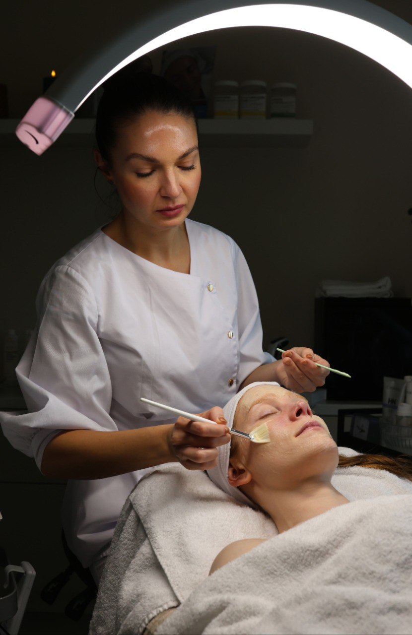 Professional facial treatment at Skin Gallery Amsterdam